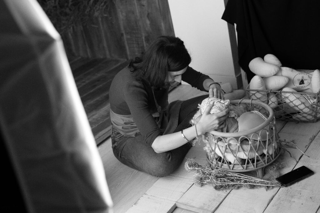 experiencia plena y mimo en sesión de fotografía recién nacido